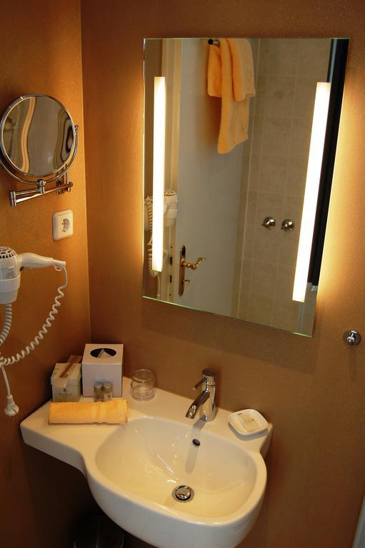 City-Hotel Am Wasserturm Halle Halle  Extérieur photo
